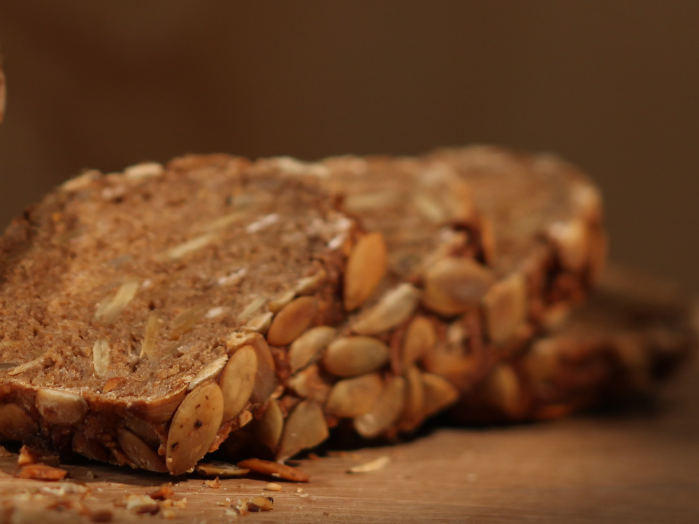 Frisch gebackenes Brot mit knuspriger Kruste